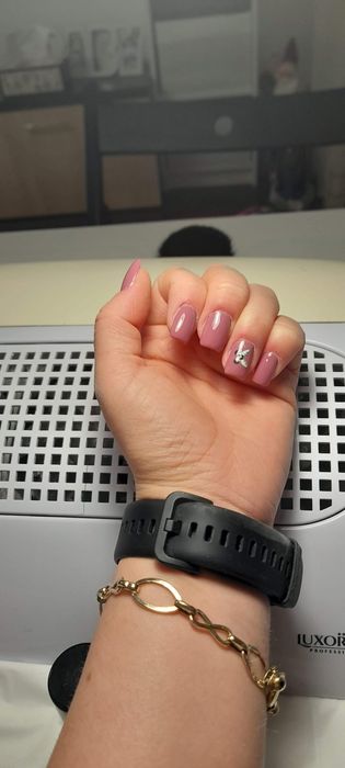 Aplic unghii cu gel piata progresu 80 lei