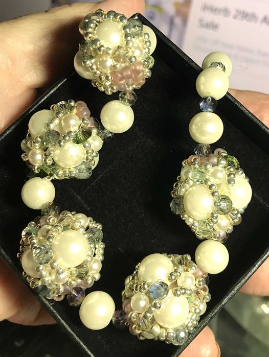 Colier handmade cu perle,diferite margele si incuietoare de argint