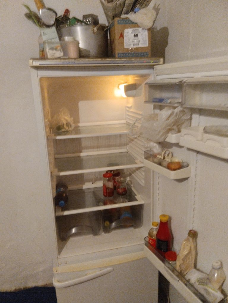 Холодилник бу Атлант