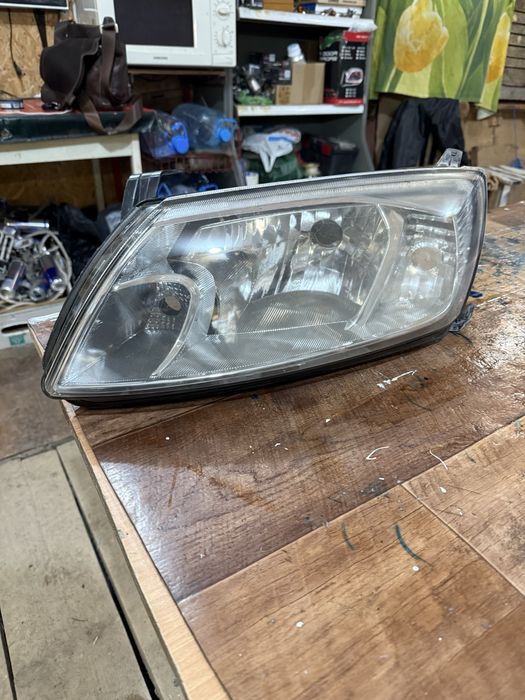 Фара гранта левая