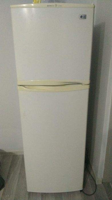 Холодильник LG продам