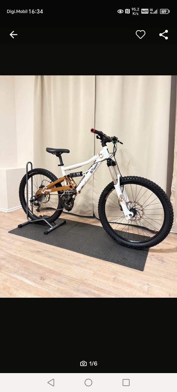 Vând două biciclete