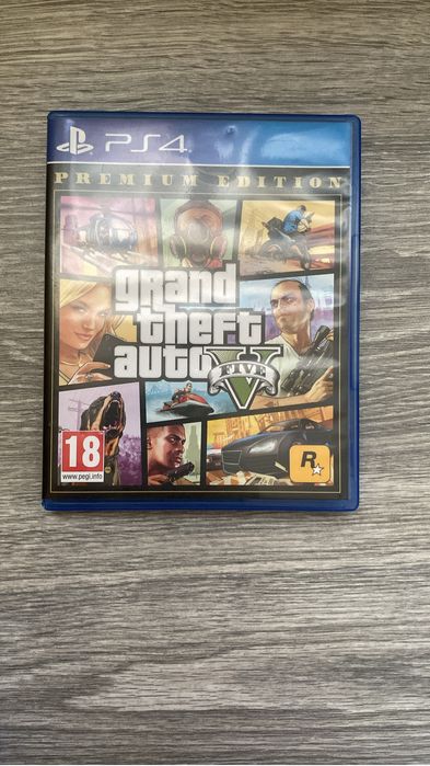 Vând jocuri ps4, prețul variază între 40-100 lei cele de ps2 20 lei