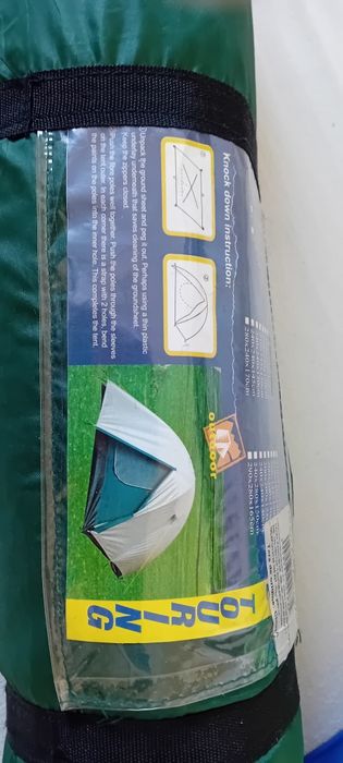 Vind un cort de campanie de doua persoane.