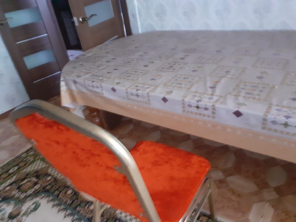 Стол со стульями