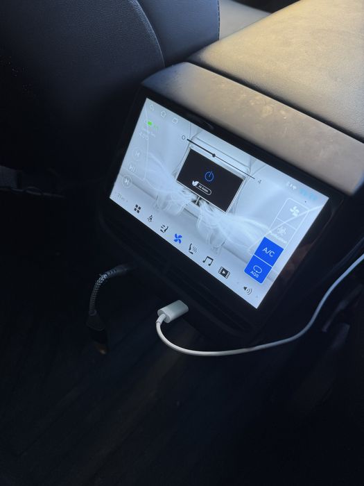 Tesla model 3 android