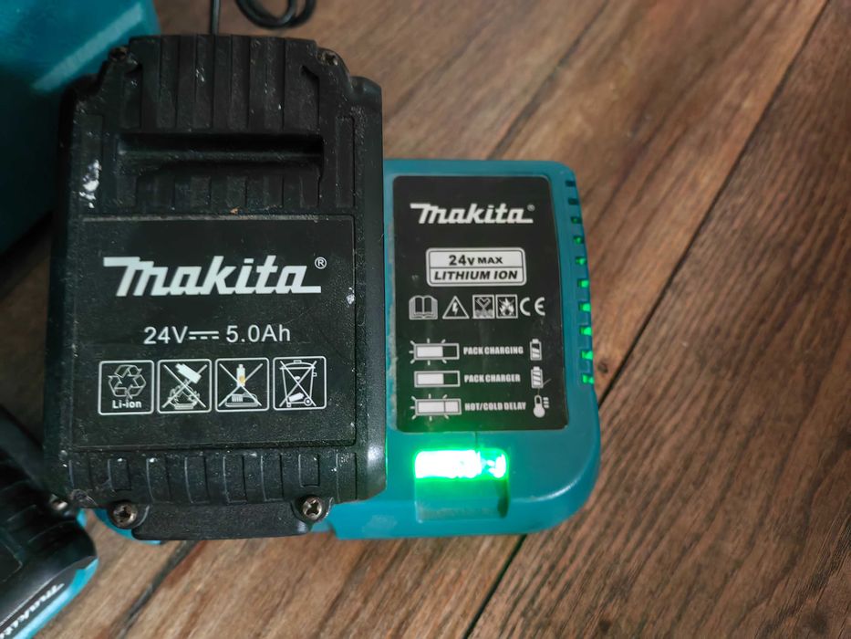 Акумулатори и куфар MAKITA