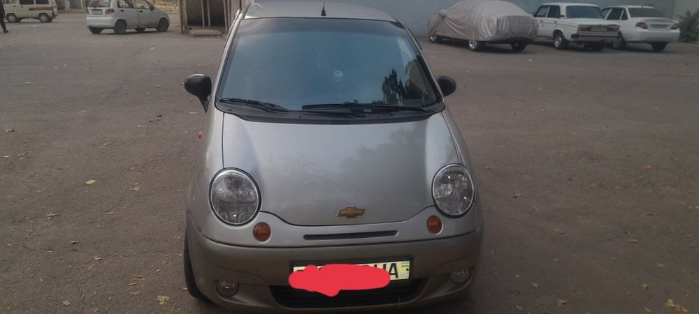 Mator qilingan.  Pulti bor 4 ta eshik shumka qilingan