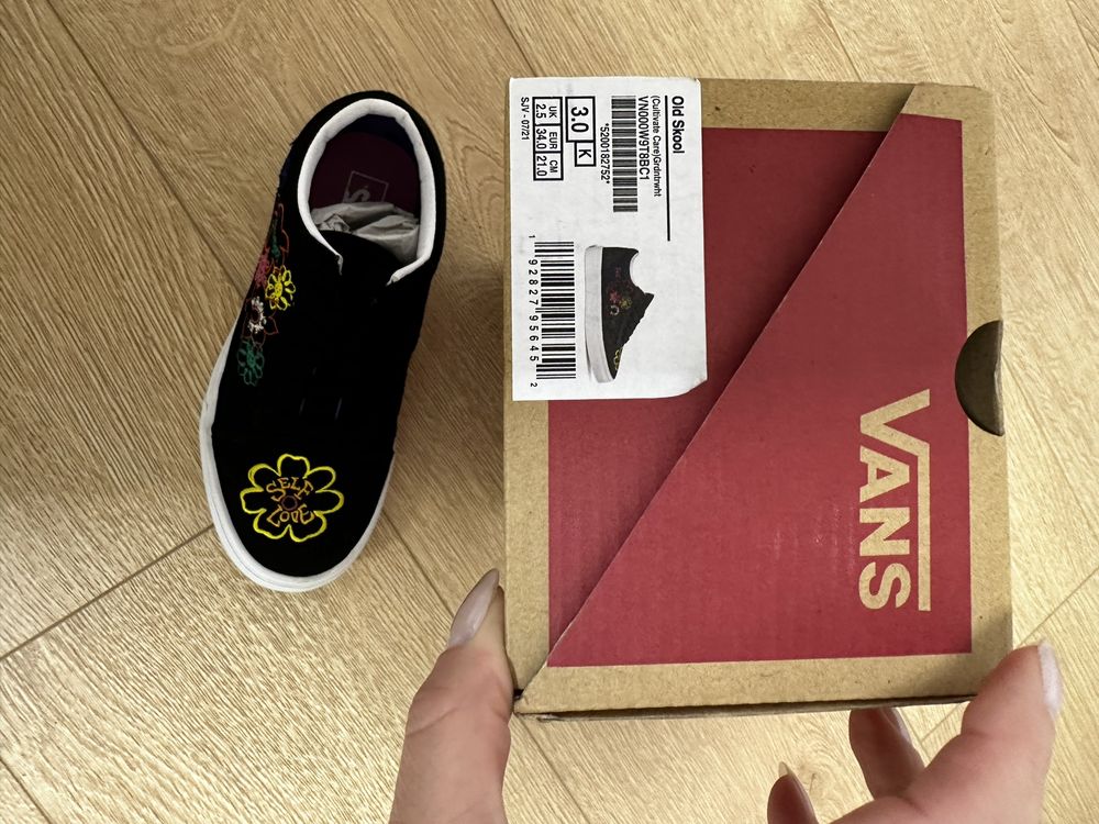 Teniși      Vans