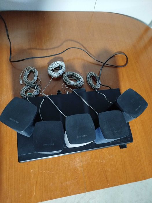 Home Cinema System Samsung model: HT-Z110 cu 5 sateliti. Fara tub bas!