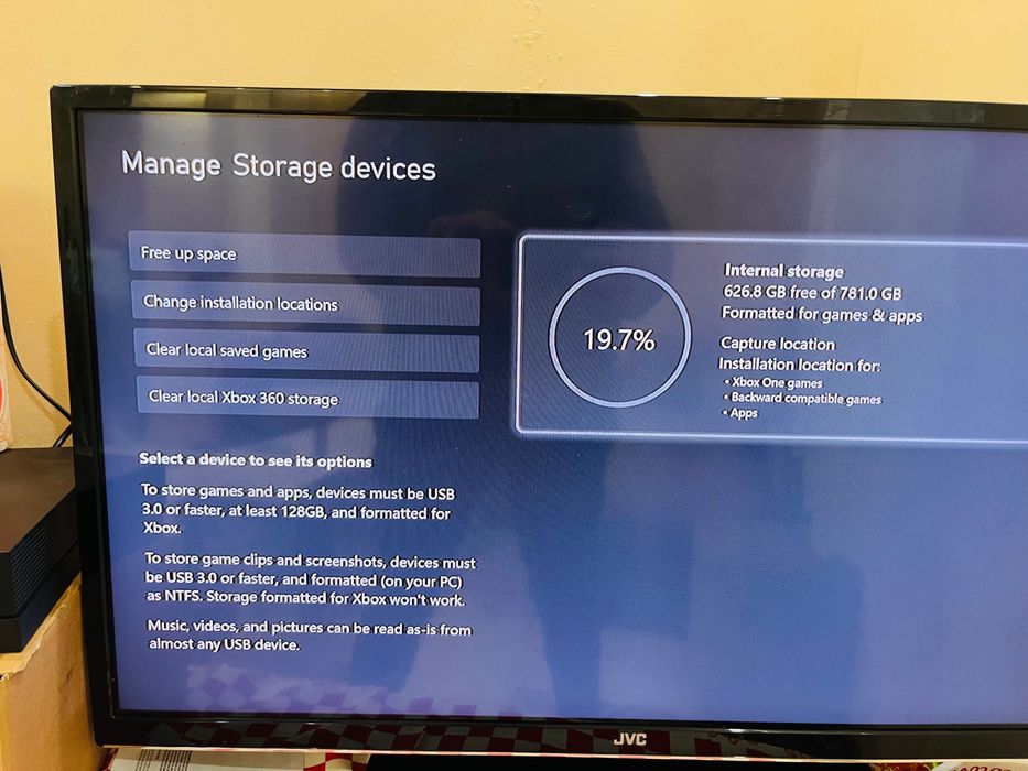 XBOX ONE X 1 TB +Controller,FIFA20,GTA V