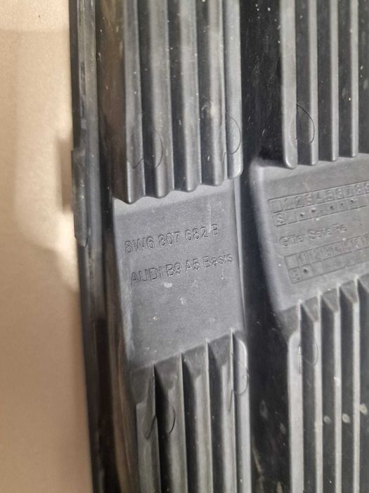 Vand Grila Fata Dreapta Originala Audi A5 B9 F5 2017-2020