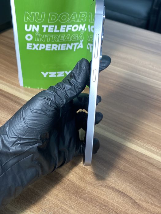 Samsung Galaxy s25 plus • 256 GB • Silver Shadow