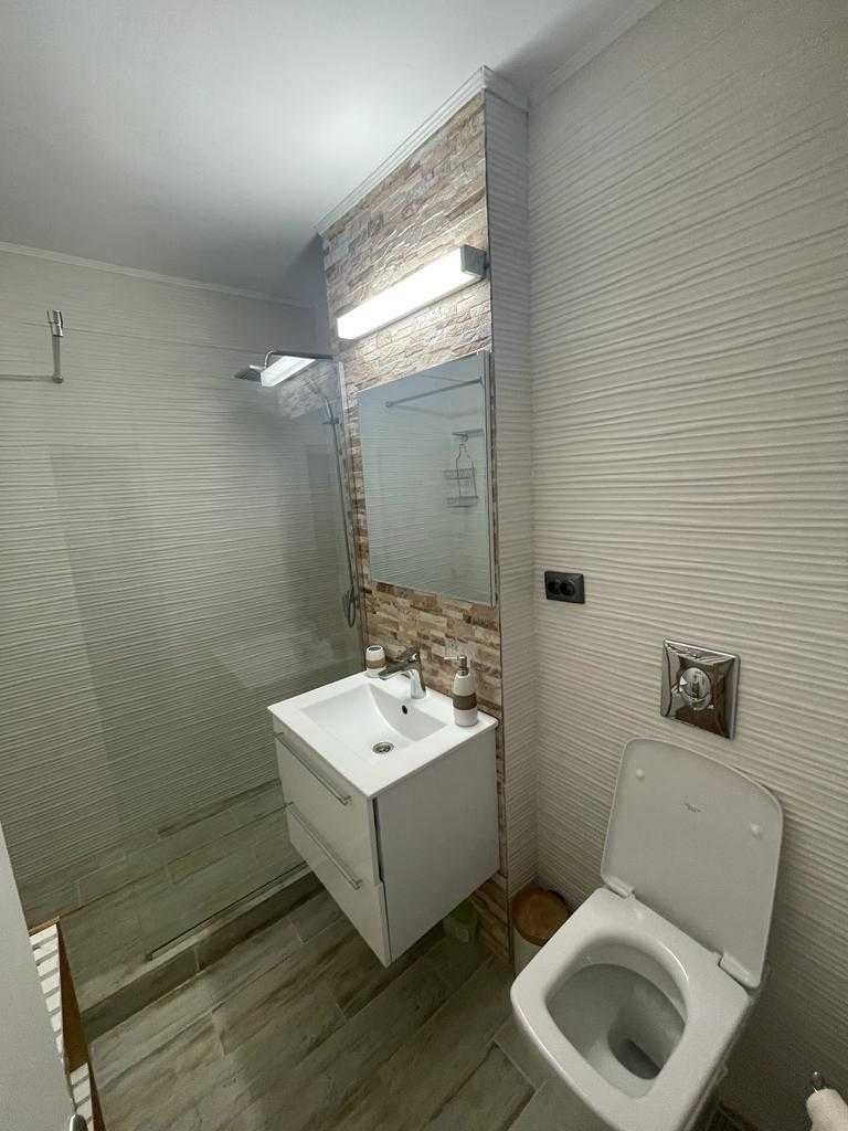 Inchiriez apartament 3 camere Callatis