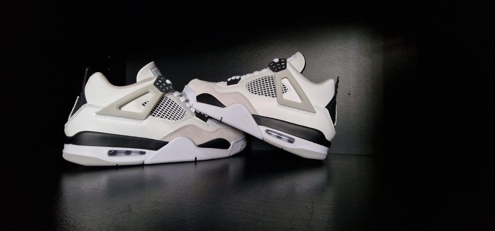 Jordan Retro 4 Military Black