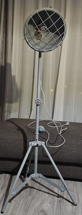 Lampadar de podea stil industrial