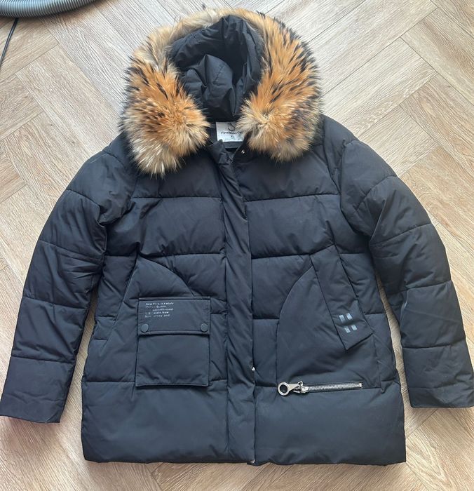 Женская куртка в отличном состоянии.