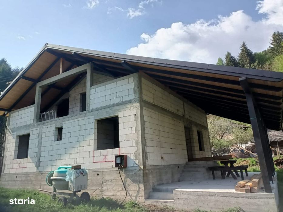 Casă de vânzare in Broșteni - Suceava