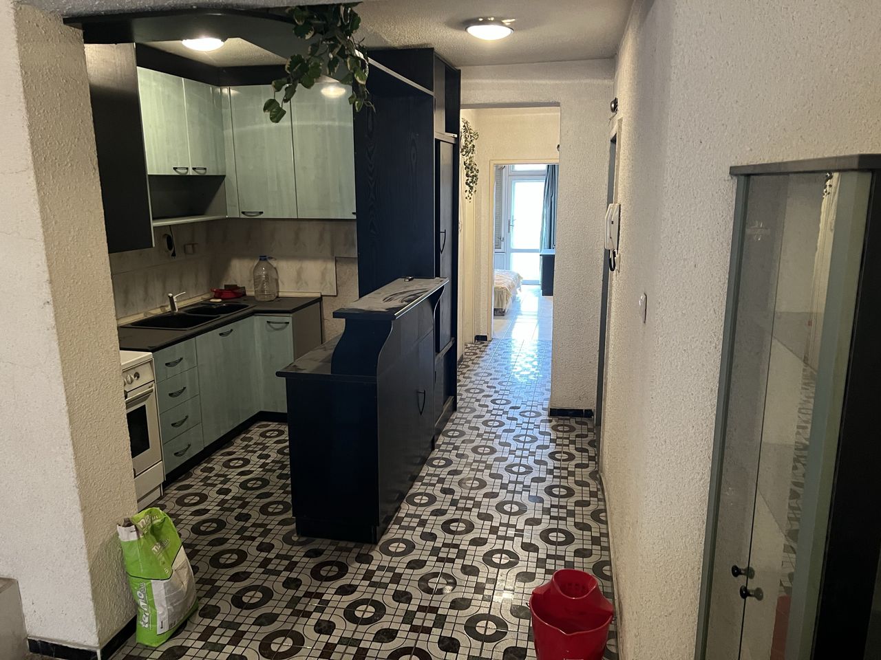 Продава се Двустаен апартамент в Стара Загора, Център - 65 кв.м за 1385 €/кв.м - Снимка #4