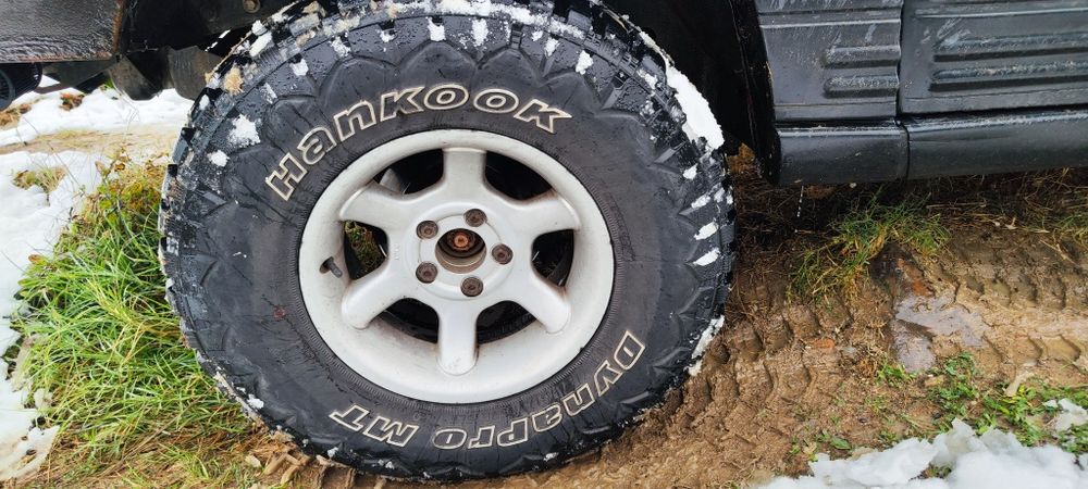 Продавам гуми HANKOOK 31x11.5x15