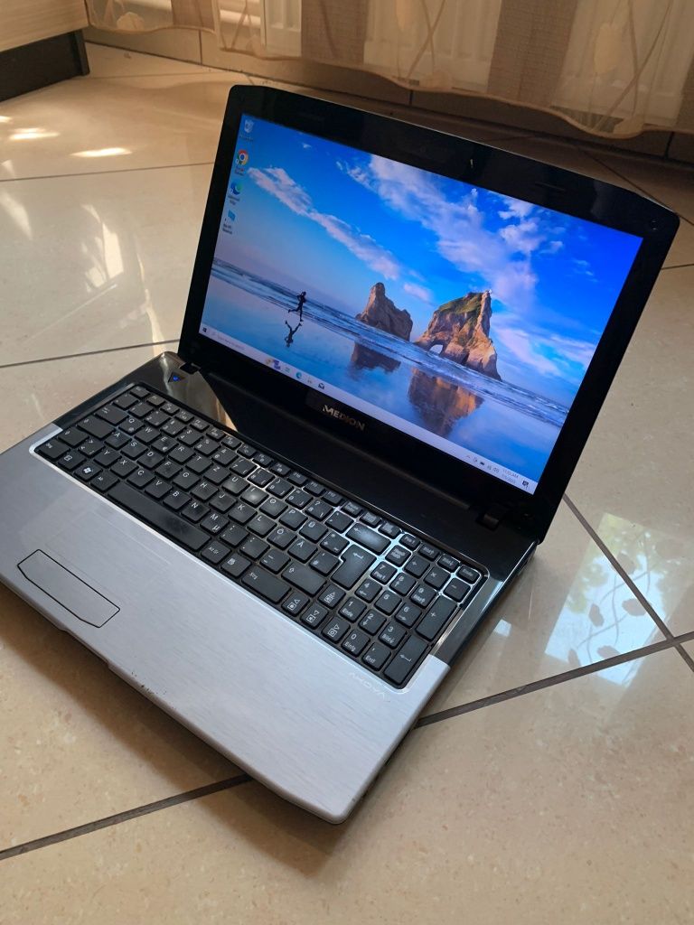 Laptop Medion  15,6 ,   Windows 10 ,