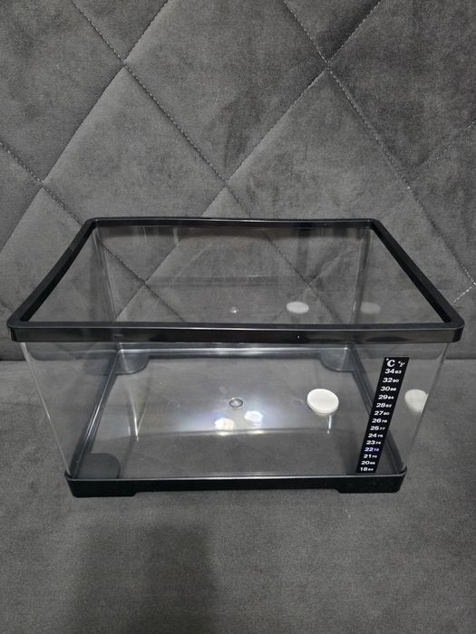 Acvariu pesti cu pompa de oxigen si incalzitor apa