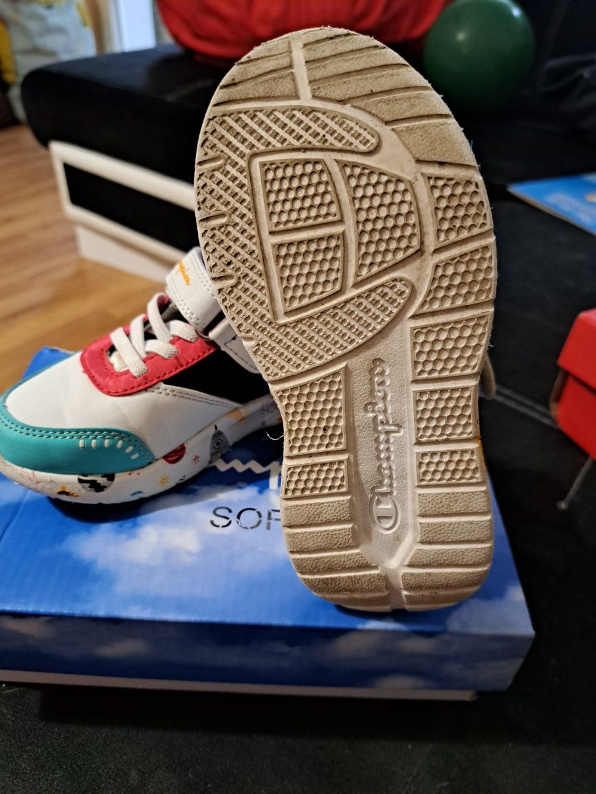 Маратонки Champion номер 25
