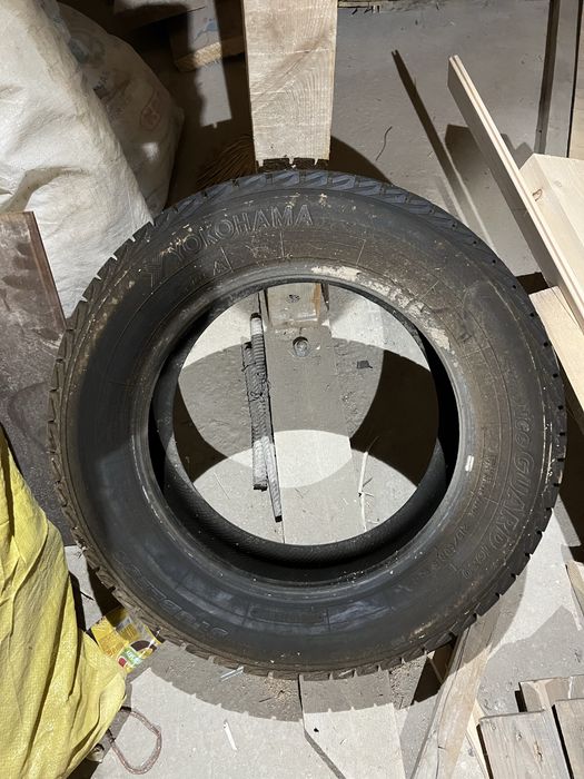 резина зимняя yokohama 215/60 r16