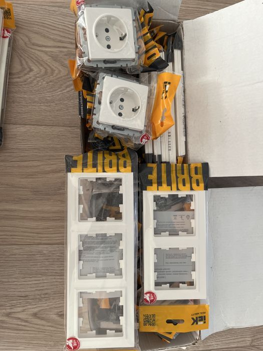 Рамки выключательи подрозетники