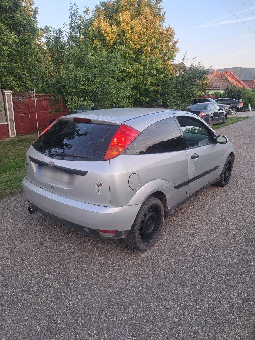 Ford Focus 1.6 i nu are acte doar copii 350€