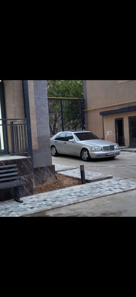 Mercedes benz W140 SE320 .