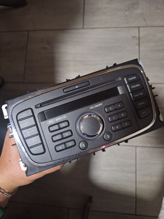 Vând radio cd player ford focus 2