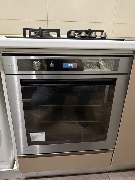 Vand cuptor electric Whirpool
