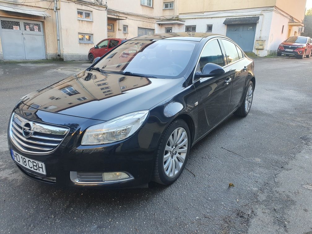 Vând Opel Insignia 2.0 CDTI