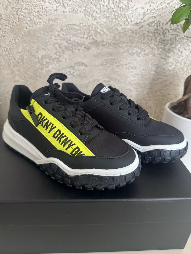 Детски маратонки DKNY