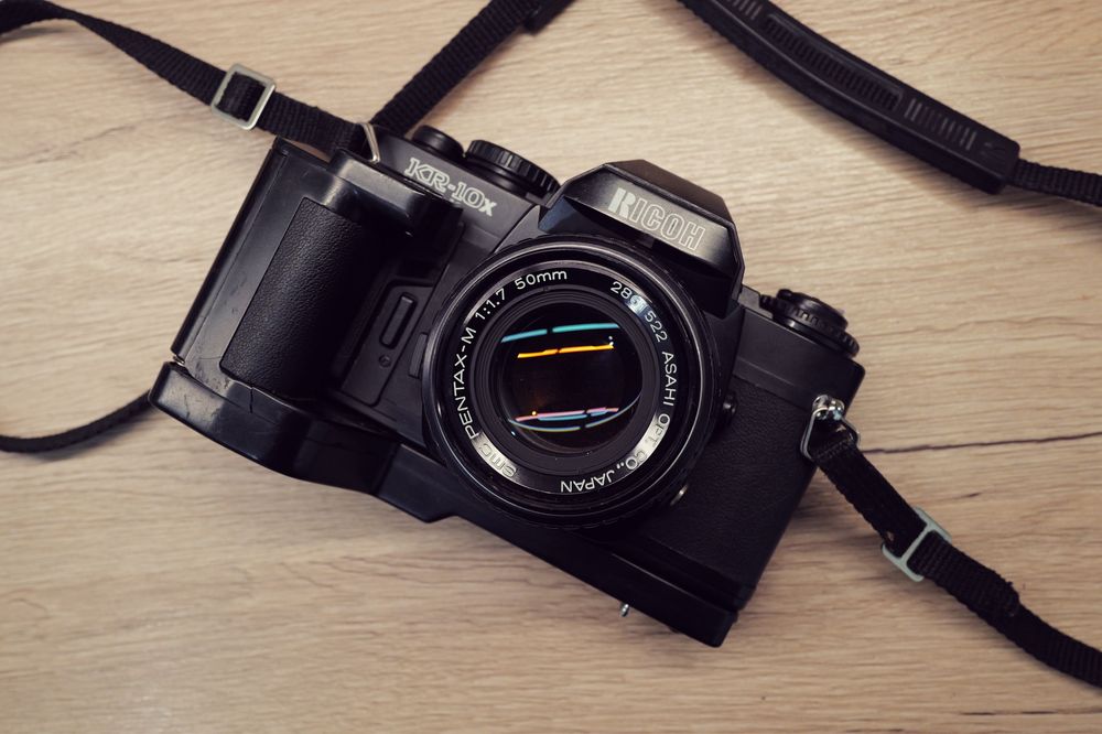 Aparat foto Ricoh KR-10x obiectiv Pentax M 50mm 1.7 grip motor film