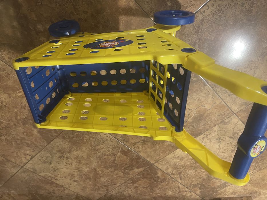 Jucarii - Aproape Noi