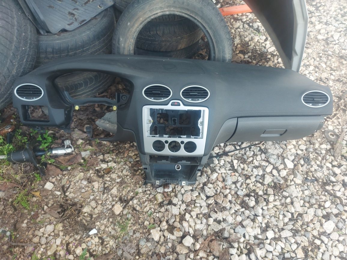 Табло с airbag за Ford Focus Mk-2