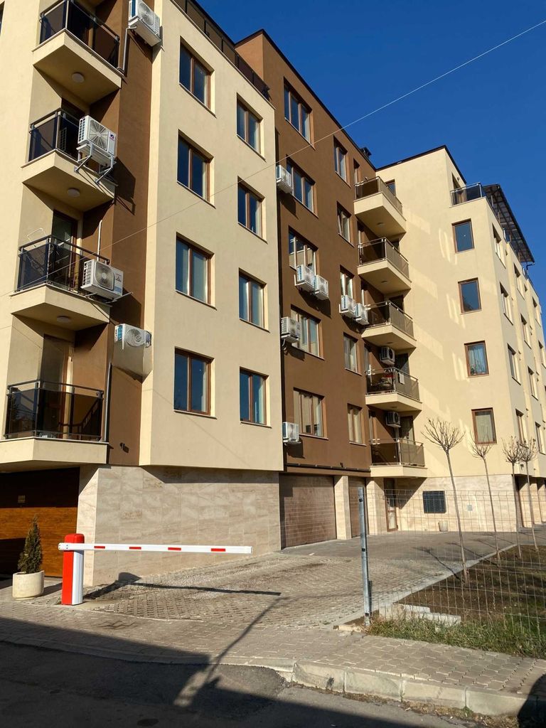 Дава се под наем Тристаен апартамент в София, Надежда 3 - 70 кв.м за 700 € - Снимка #3