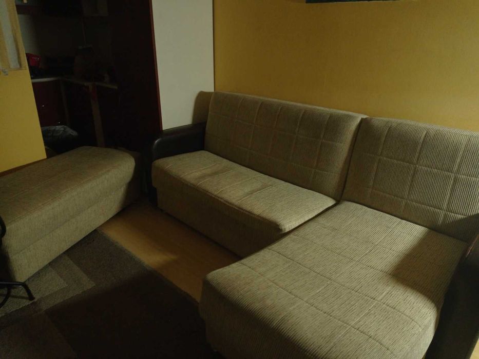 Ъглов диван с просторна ракла