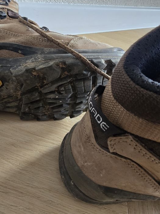 Ghete munte LOWA Renegade GTX - 3 sezoane, 41, stare ff buna