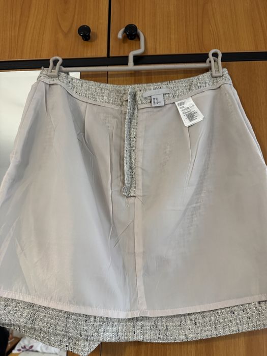 Fustă H&M stil wrap – elegantă și versatilă