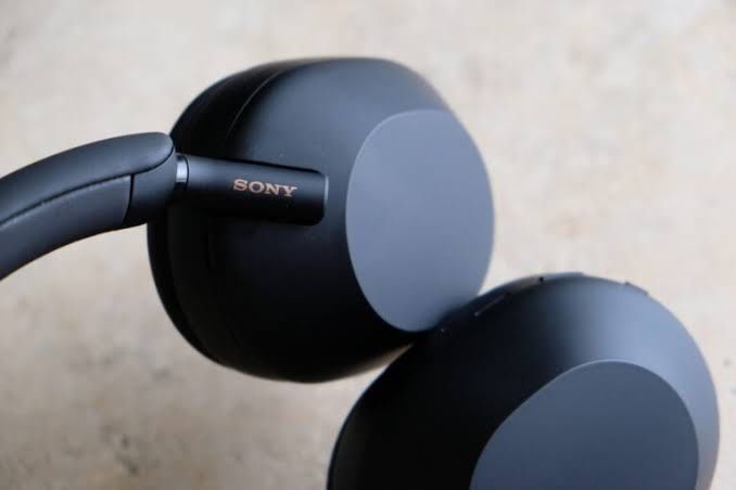 Sony WH-1000XM5 практические новые