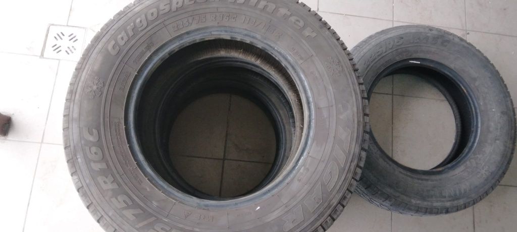 Anvelope /cauciucuri 225 75 r16 C în stare foarte buna
