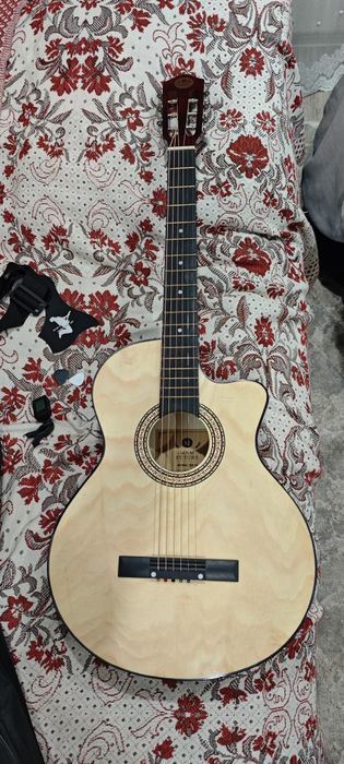 Гитара классическая с комплектом