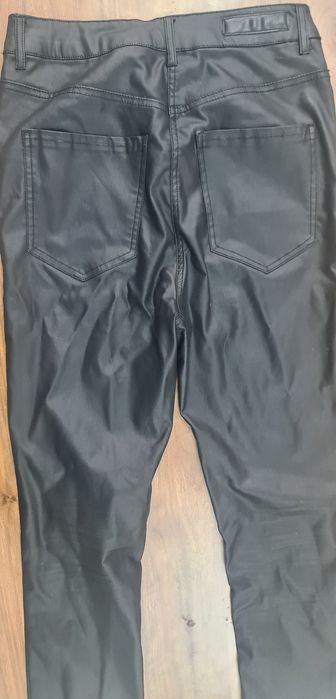 Pantaloni piele eco doar probați