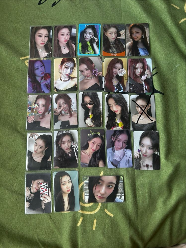 Chaeryeong itzy картички