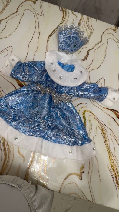 Продам детский  костюм Снегурочки