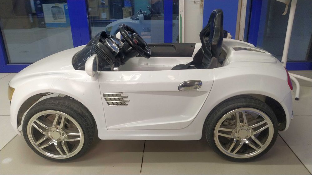 Детский электромобиль за 35 000 тг. Одноместный. Для ребёнка 3-8 лет.