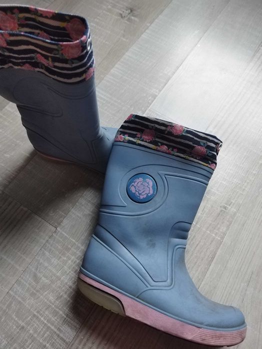 Ghetute de ploaie cu luminite pt fete